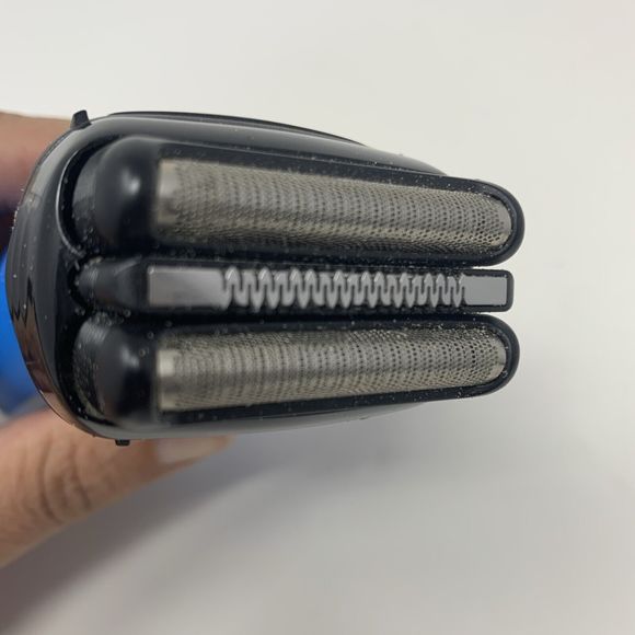 Braun Series 3 5409 Wet‎ & Dry Rechargeable Electric Razor w Charger & Case - Picture 5 of 10